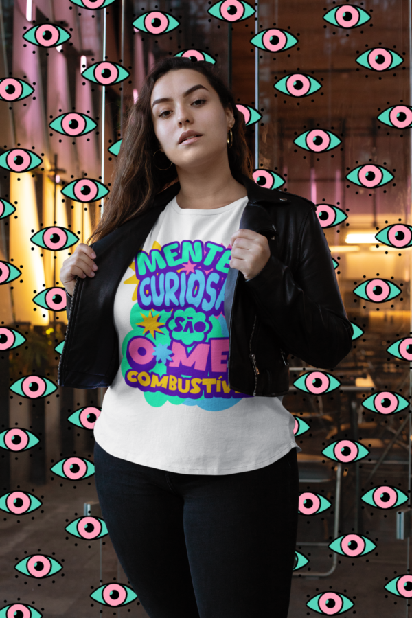 Camiseta Colorida para Mentes Curiosas